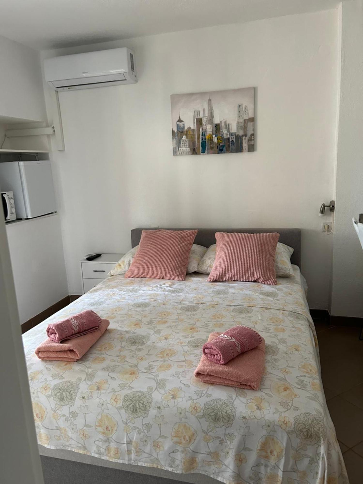 Apartments Spalj 1 I 2 Сень Экстерьер фото